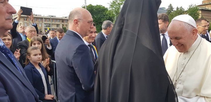 Павел Филип пожал руку Папе Римскому в Яссах
