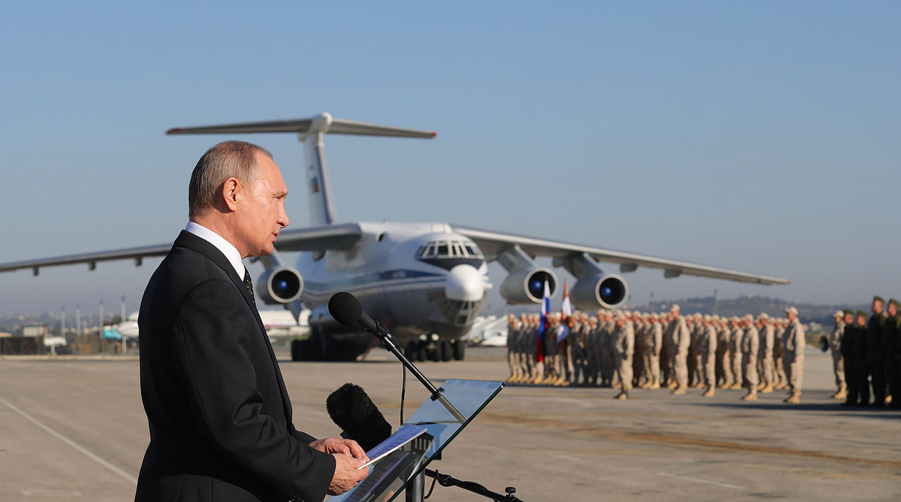 Путин впервые посетил авиабазу «Хмеймим» в Сирии