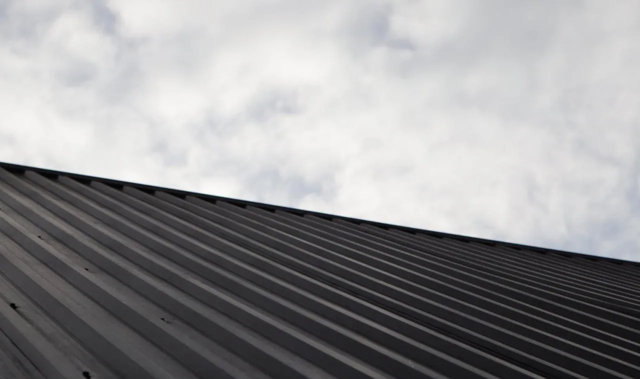 Roofart: Кровельный профнастил - как профиль и толщина влияют на несущую способность