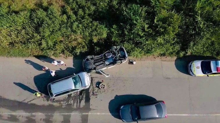 На выезде из Кишинева произошла авария: двое водителей госпитализированы
