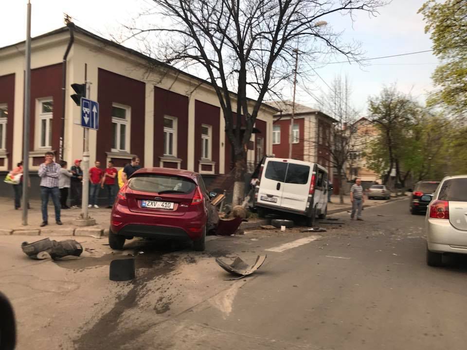 В центре Кишинева произошло серьезное ДТП