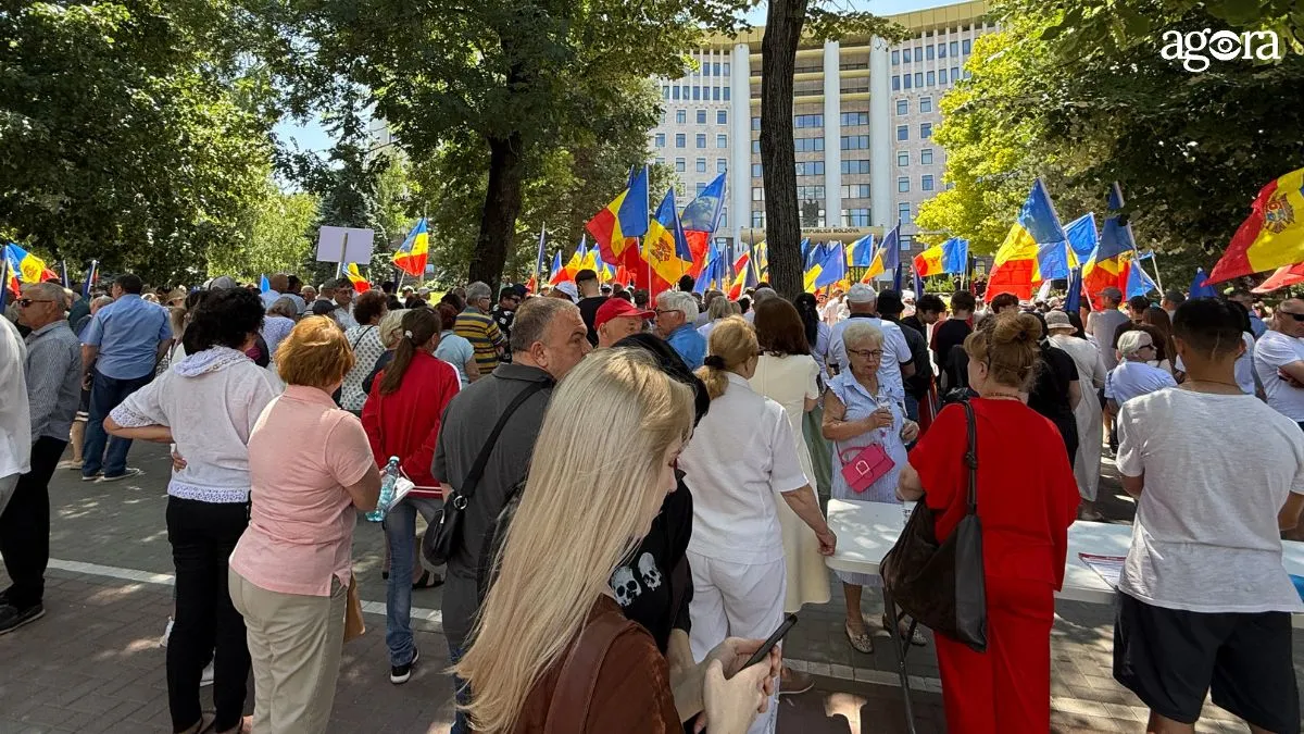 Reprezentanții BCS au organizat un protest în fața clădirii Parlamentului
