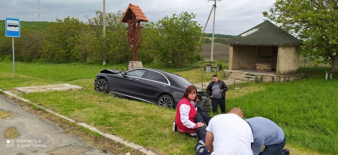 В полицейскую машину-радар врезался Мерседес