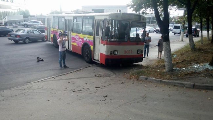 O femeie a fost lovita in plin de un troleibuz pe o trecere de pietoni din capitala