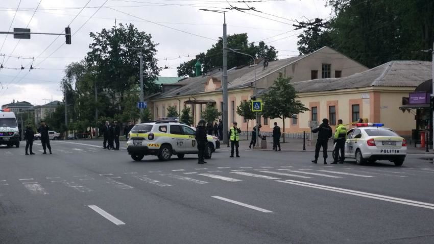 Сообщение о бомбе в посольстве России в Молдове оказалось ложным