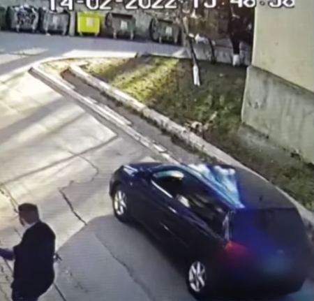 Мужчина, который якобы заманивал детей в машину, опровергает слова очевидцев