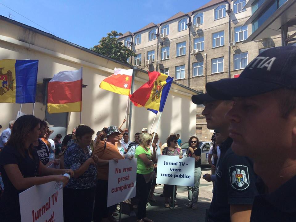 Ultimatum pentru JurnalTV de la orheieni: Protestatarii amenință că vor întinde corturi