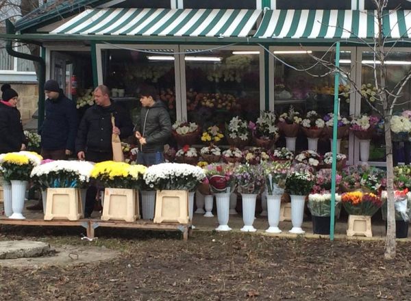 Florariile, luate cu asalt de la primele ore ale diminetii