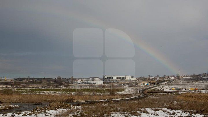 Fenomen spectaculos în Capitală: Curcubeu în miezul iernii
