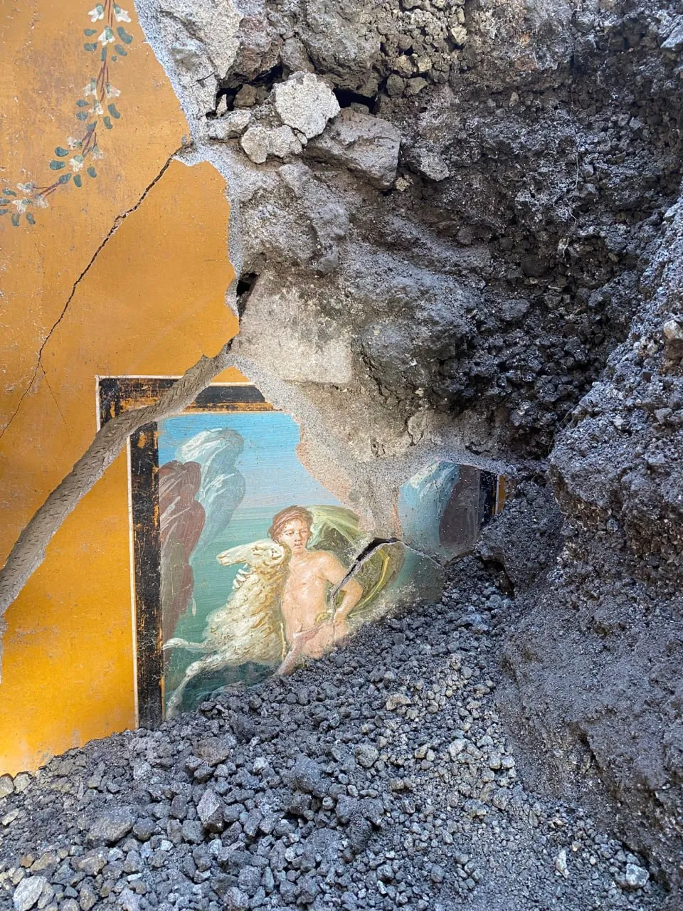 В Помпеях обнаружена прекрасно сохранившаяся фреска