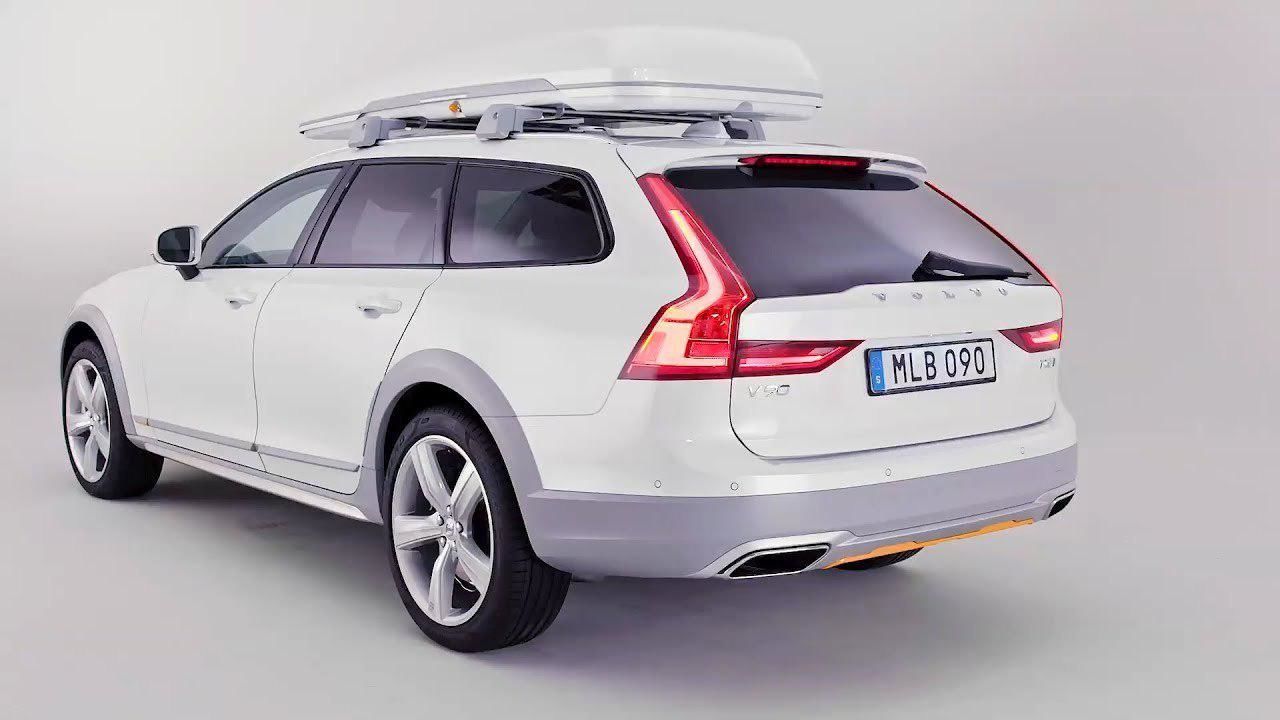 Volvo представила кроссовер с отделкой из переработанного пластика