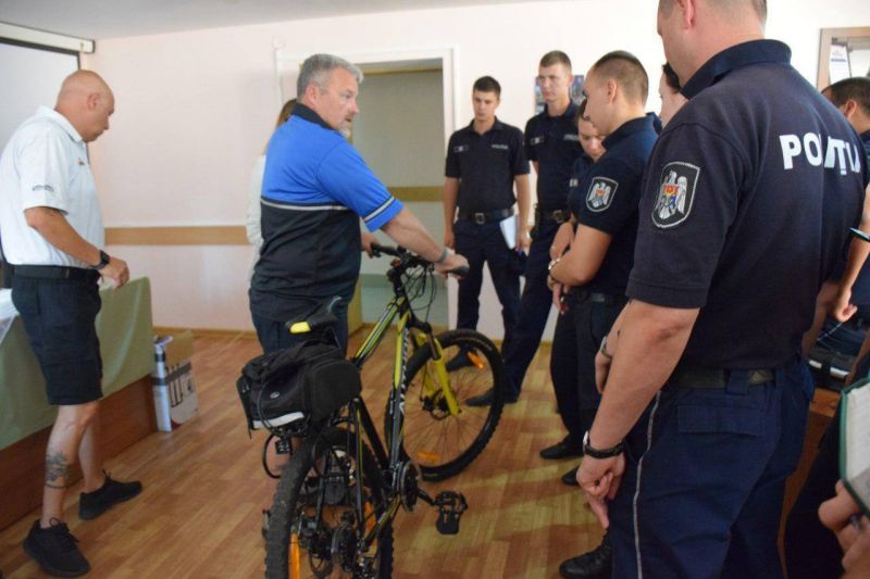 Осенью улицы начнут патрулировать полицейские на велосипедах