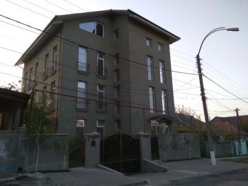 CNA, fabrică de lux şi milionari pe banii rudelor