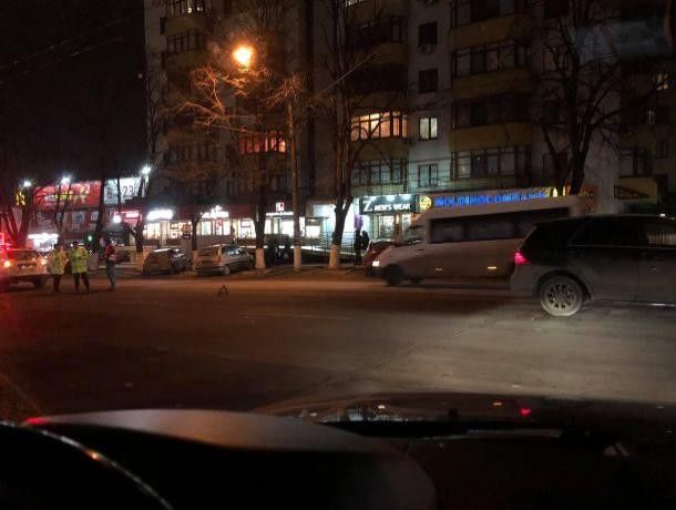 На Ботанике переходившую в неположенном месте женщину сбил автомобиль