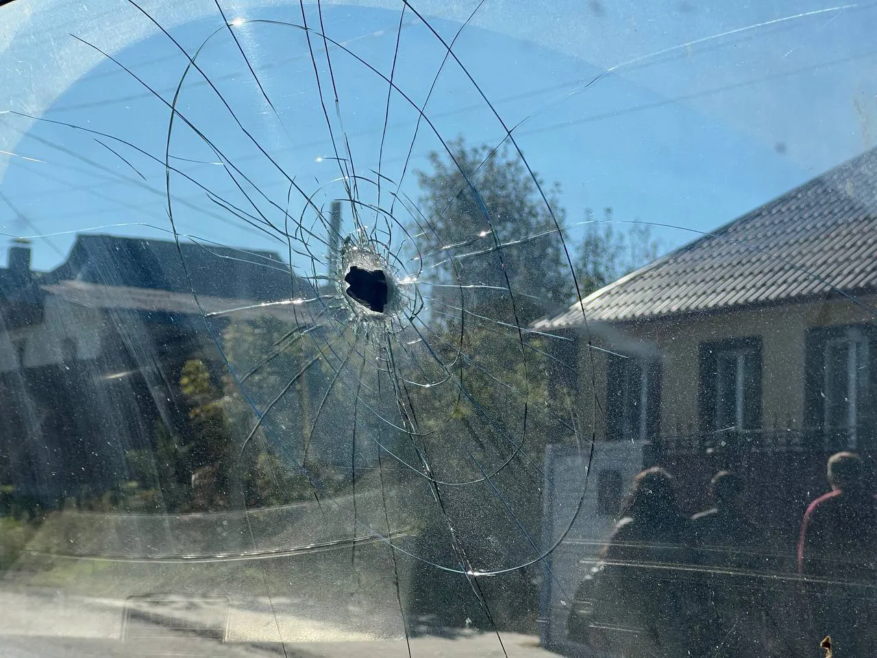 Взрывы в Белгороде: очевидцы говорят, что обстрелян аэропорт