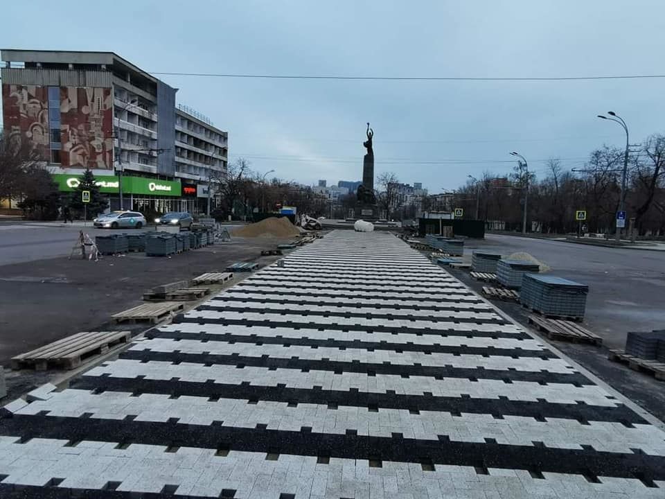На нескольких улицах столицы обустроят приподнятые пешеходные переходы