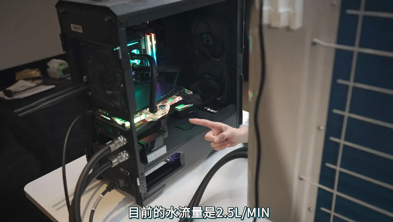 O bloggeriță din China a construit un sistem de răcire pentru PC dintr-un aparat de aer condiționat