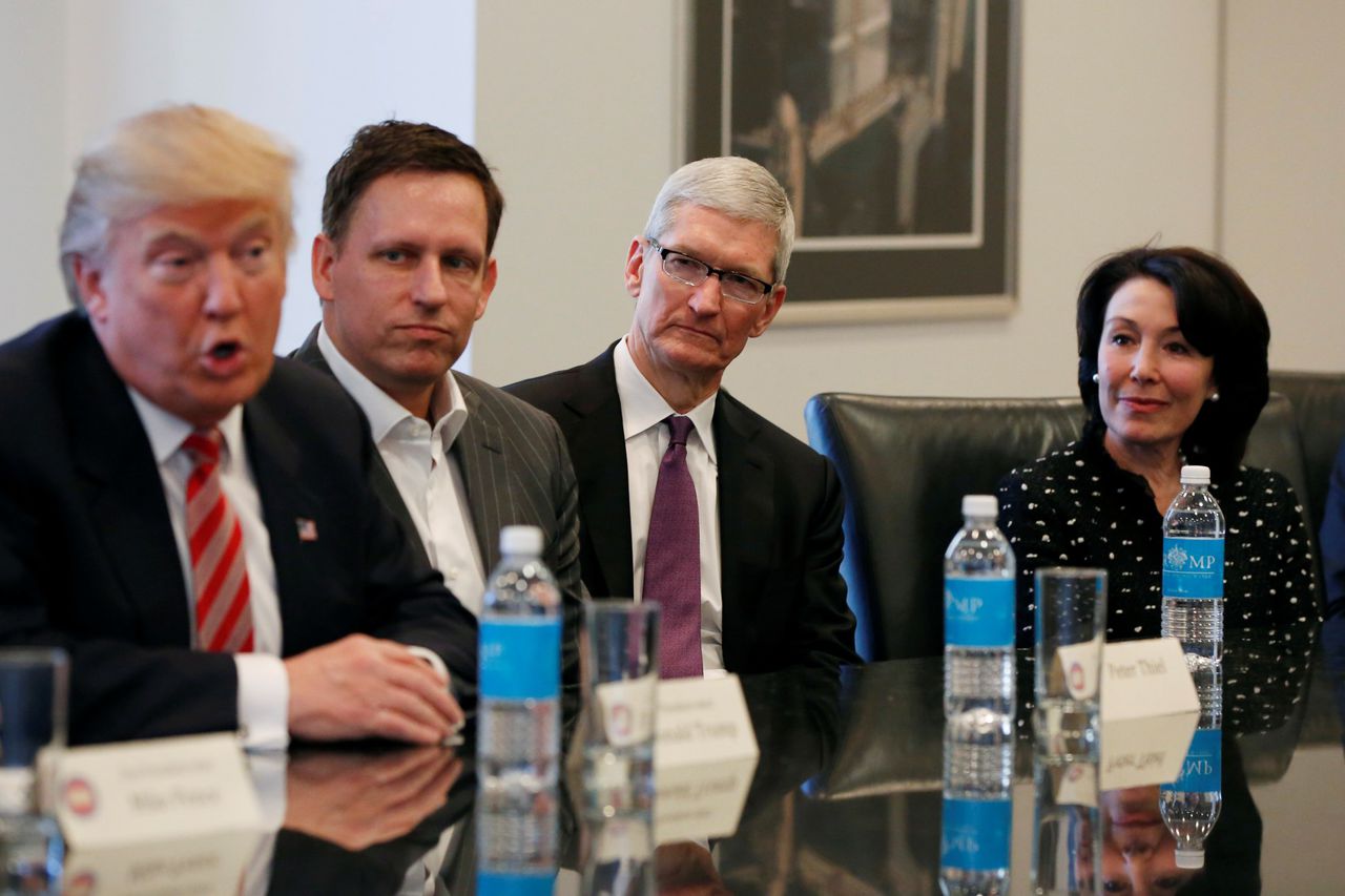 Трамп встретился с лидерами Facebook, Google и Microsoft
