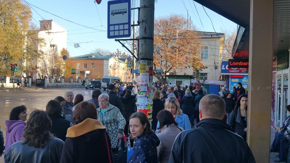 Огромные очереди выстроились в Бельцах за проездными билетами