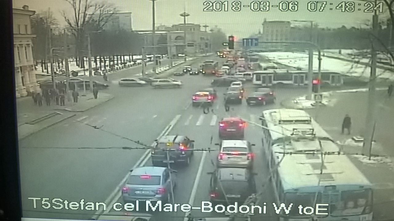 InfoTrafic сообщила об улицах, где не работают светофоры и образовались пробки