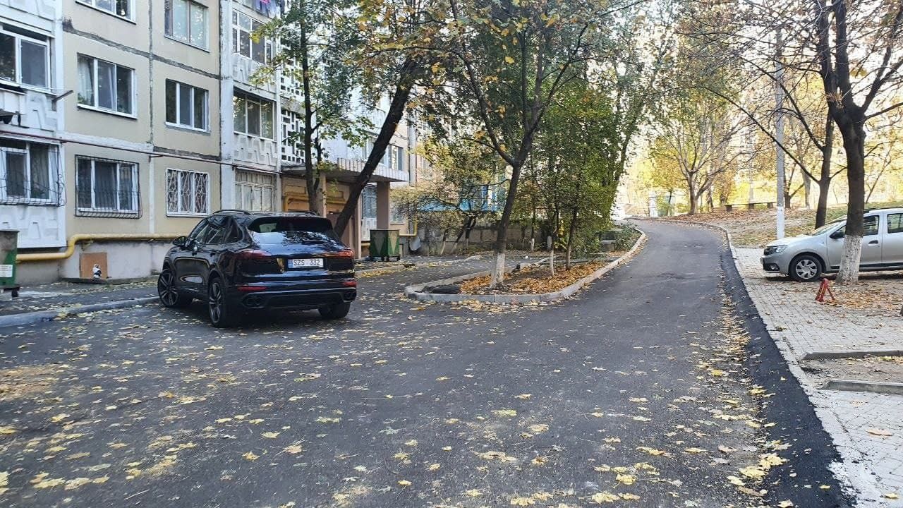 В Кишиневе продолжается благоустройство дворов жилых домов
