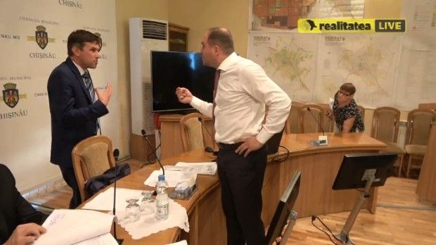 Мунсоветники вышли из себя, обсуждая проект реконструкции спортплощадки