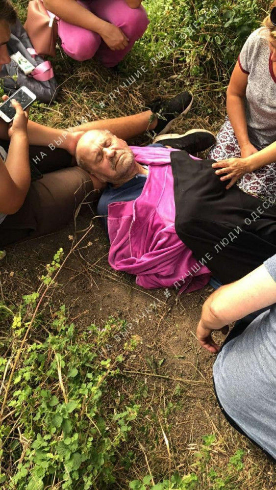 Под Одессой нашли пропавшего дедушку: он бродил в полях почти неделю