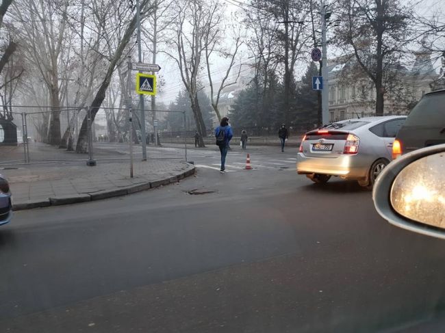 В Кишиневе подготовка к Рождественской ярмарке и ремонт дороги вызвали дополнительные пробки