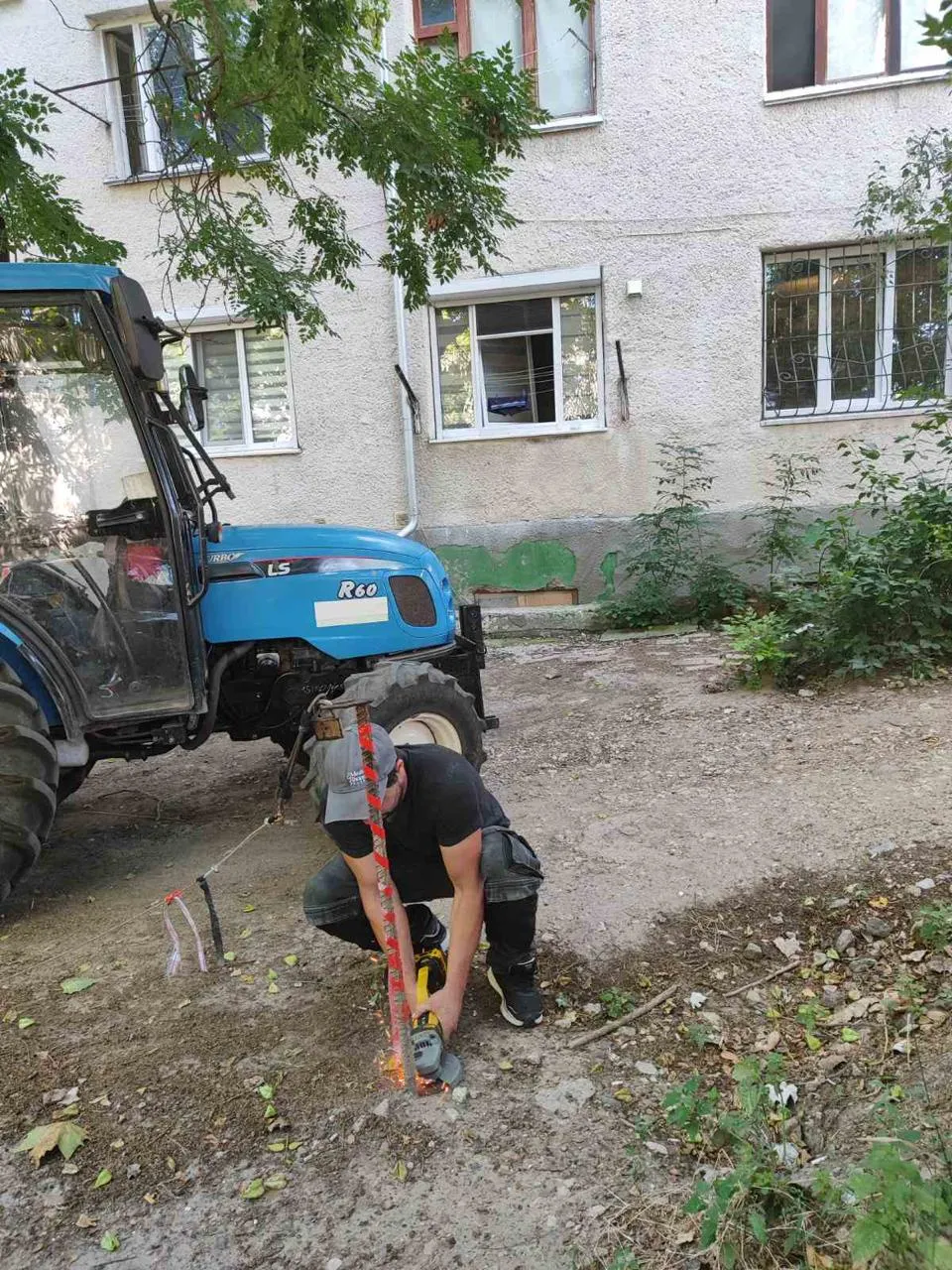 Dispozitivele ilegale de parcare, demontate în Capitală de autorități