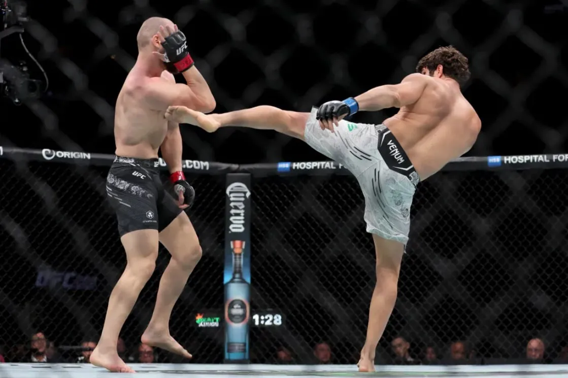 Молдавский боец Куцелаба проиграл Линсу решением судей на турнире UFC 299