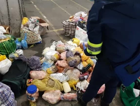 Французская полиция конфисковала и уничтожила сотни посылок из Молдовы