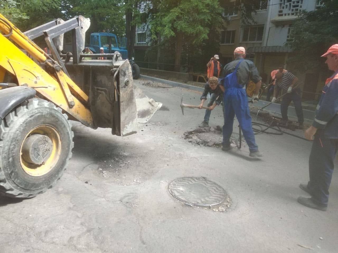В столице отремонтируют девять подъездных путей к учебным заведениям