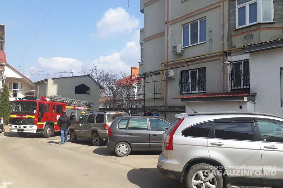 Трагедия в Комрате: 21-летний парень выпал из окна 7 этажа