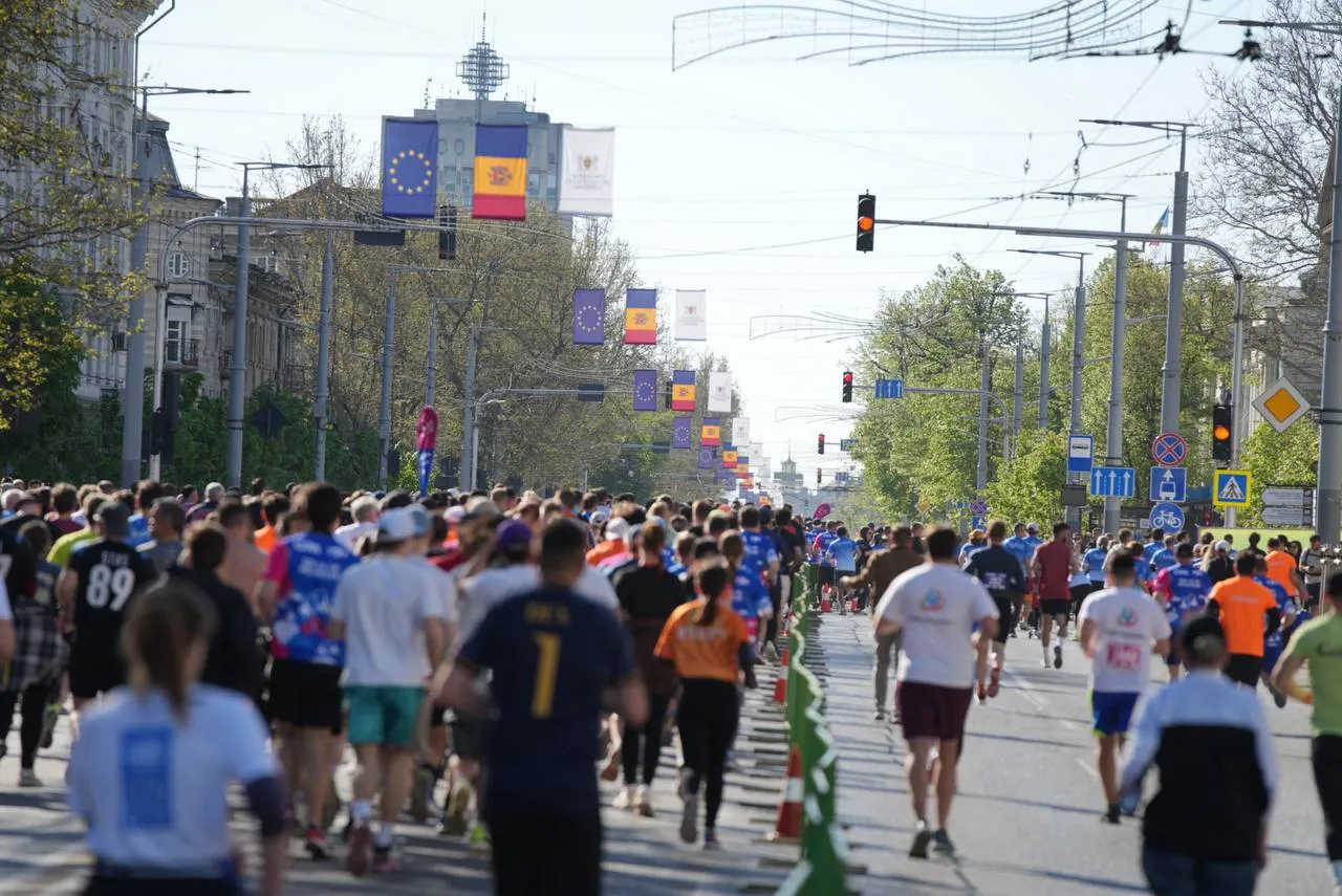 OM Half Marathon 2026: тысячи бегунов открыли сезон в Кишинёве