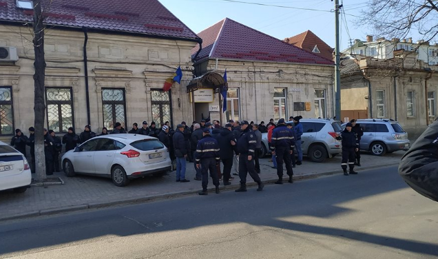 Гражданские активисты потребовали от ПСРМ и ACUM "спасти страну от ДПМ"