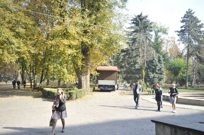 За 10 дней из парка "Штефан чел Маре" эвакуировали 30 торговых киосков