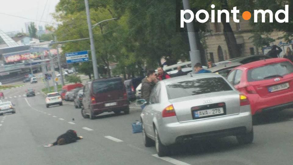 Женщина попала под колеса автомобиля в Кишиневе