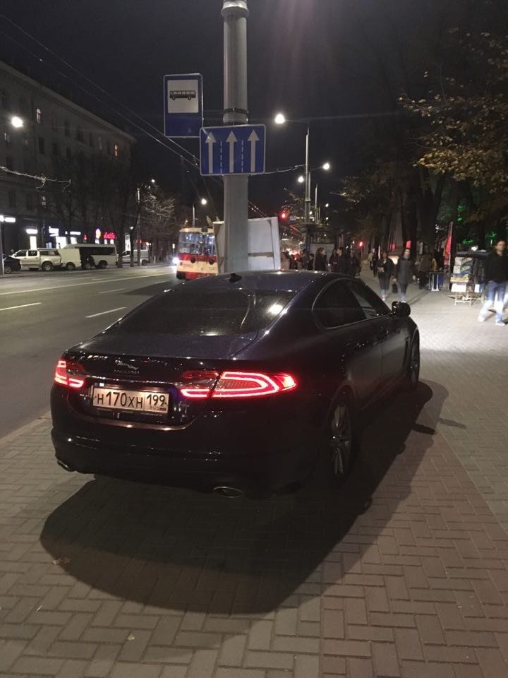 A venit cu numere de Rusia și se crede pe moșie în Chișinău. Cum a parcat un șofer în centrul Capitalei