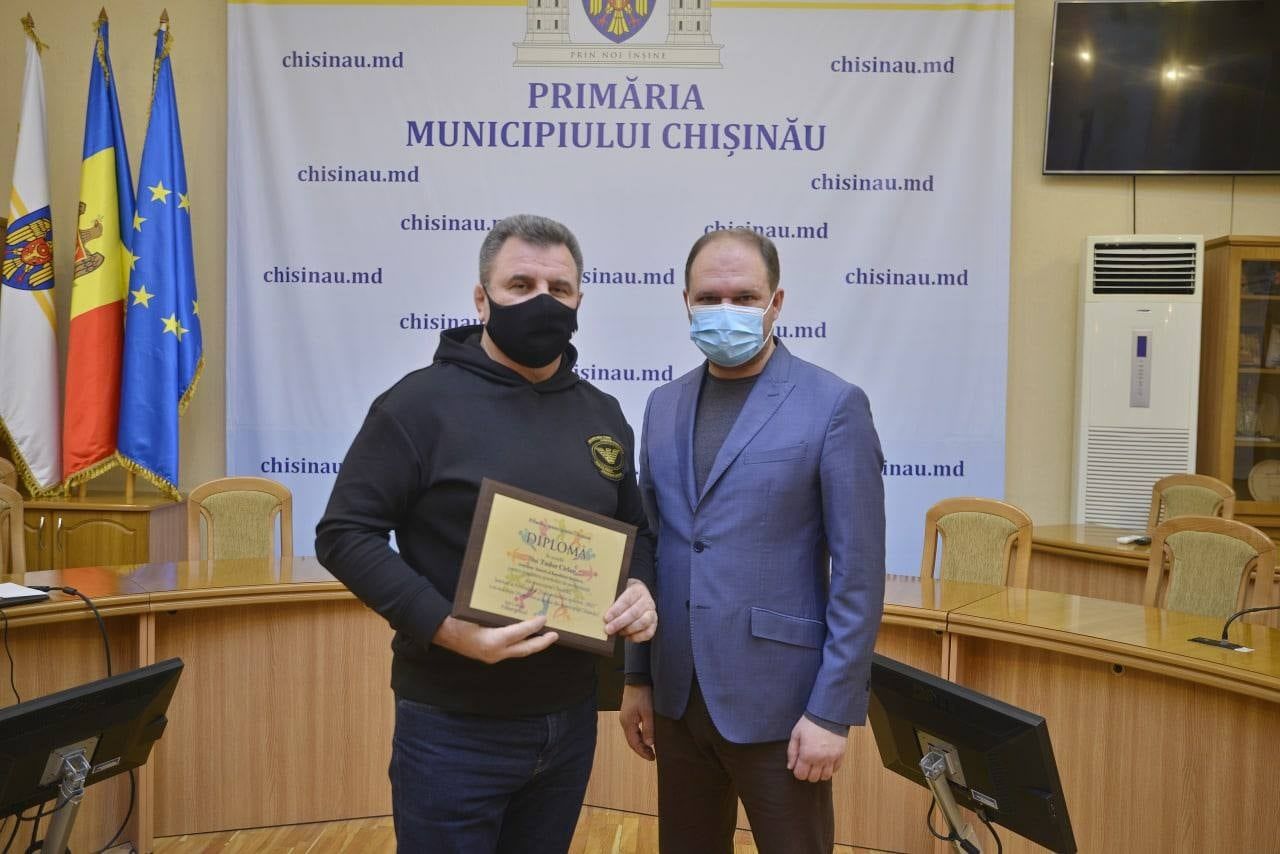 Лучшие спортсмены и тренеры уходящего года награждены примэрией Кишинева