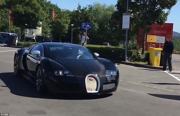 Абрамович впервые показал коллекцию автомобилей