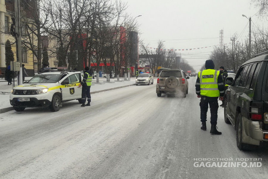 Сразу четыре экипажа патрульной полиции дежурили в Комрате