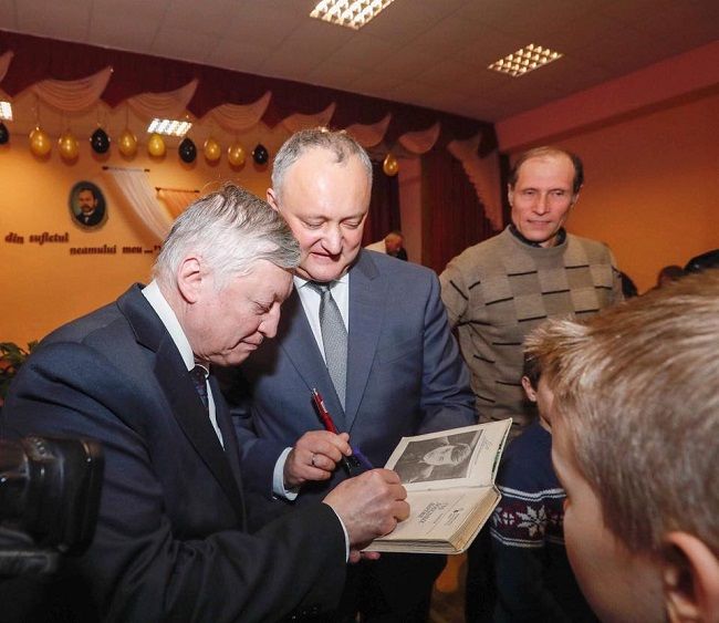 Додон и Карпов открыли Чемпионат Молдовы по шахматам в Бельцах