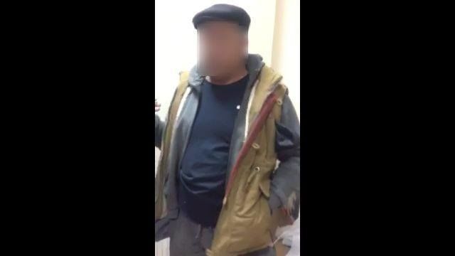 Мелкого предпринимателя задержали при предложении взятки