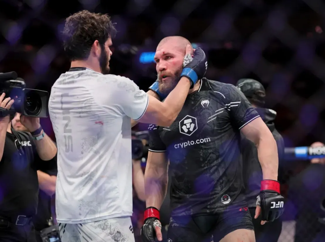 Молдавский боец Куцелаба проиграл Линсу решением судей на турнире UFC 299