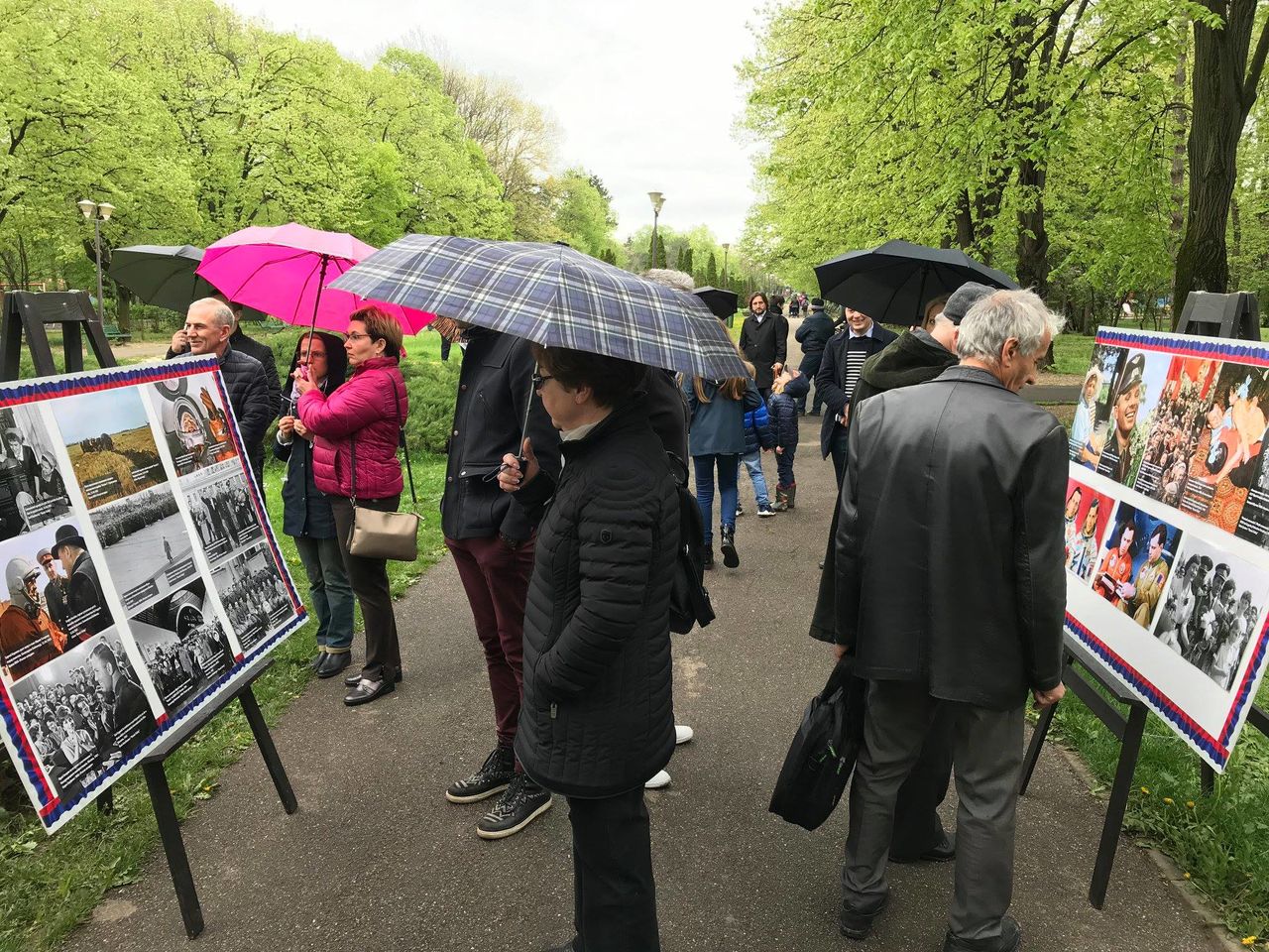 Памятник Гагарину открыт в главном парке Бухареста