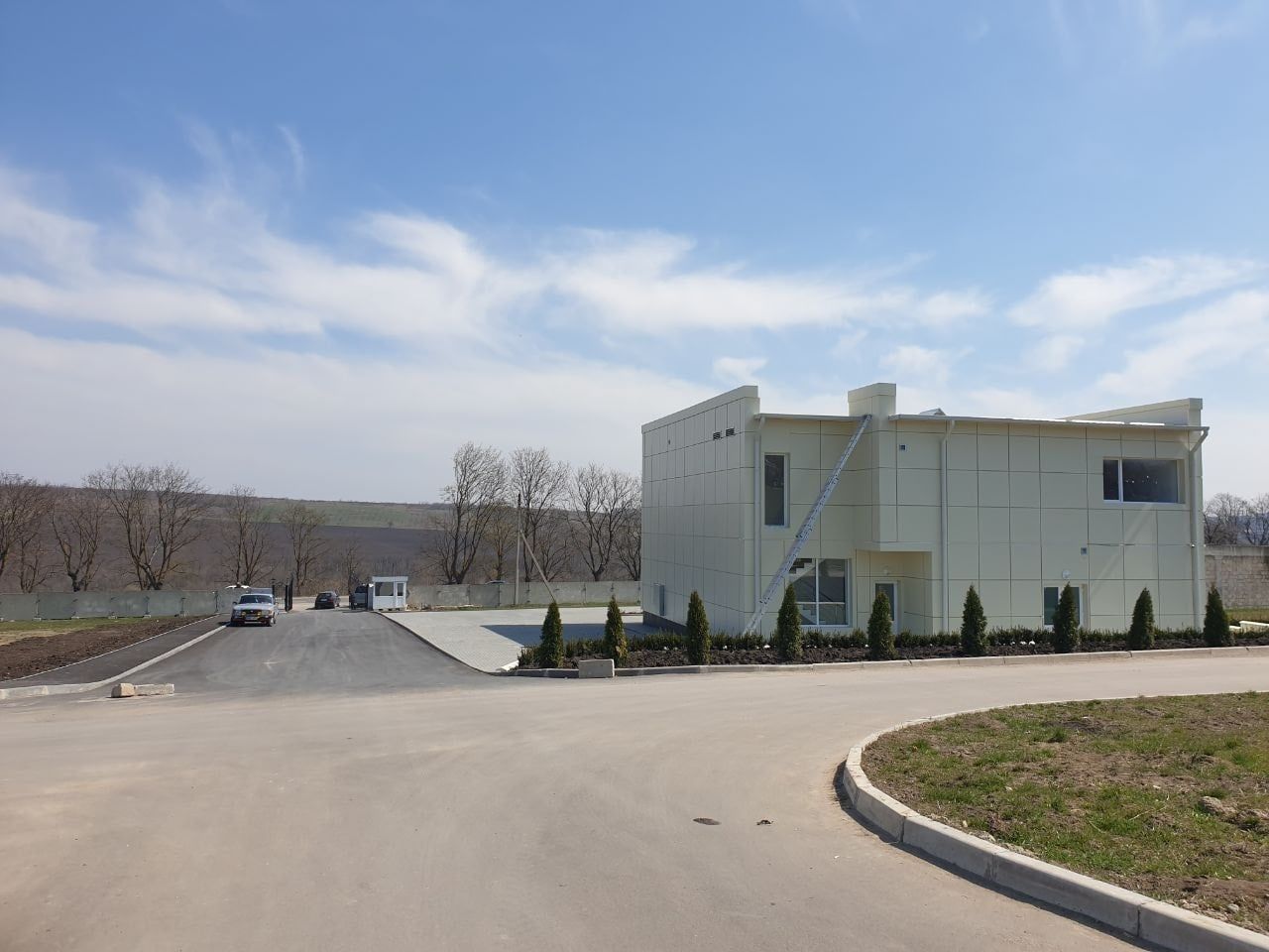 На кладбище “Святой Лазарь” в новом секторе отремонтирована дорога
