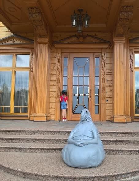 В бывшей резиденции Януковича появился Ждун