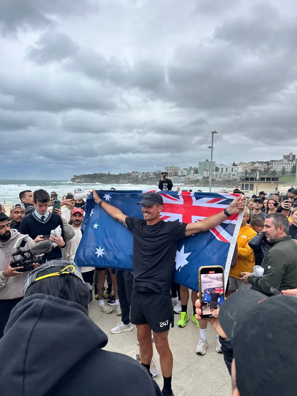 Un britanic a traversat Australia în 35 de zile și susține că a stabilit un nou record mondial