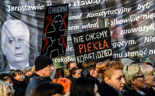 В Польше снова бастуют против запрета абортов