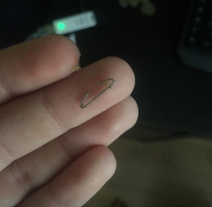 Ce a descoperit un client din Chişinău într-un hamburger pe care l-a muşcat